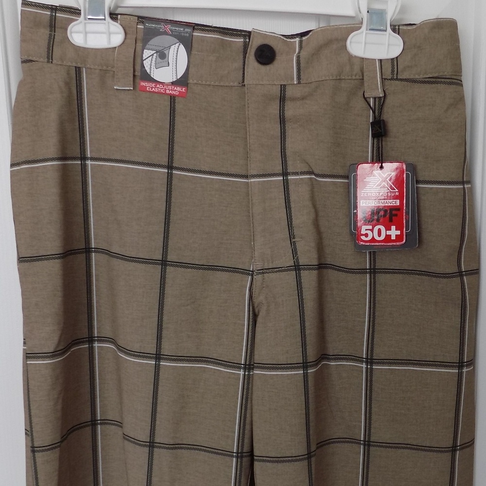 ZERO XPOSUR Magnum Performance Skate SHORTS - SAND